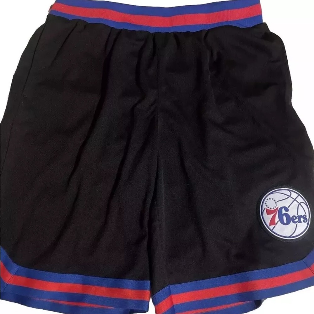 NBA Philadelphia 76ers Basketball Mens Shoets Size Large L Sewn Logo Gym